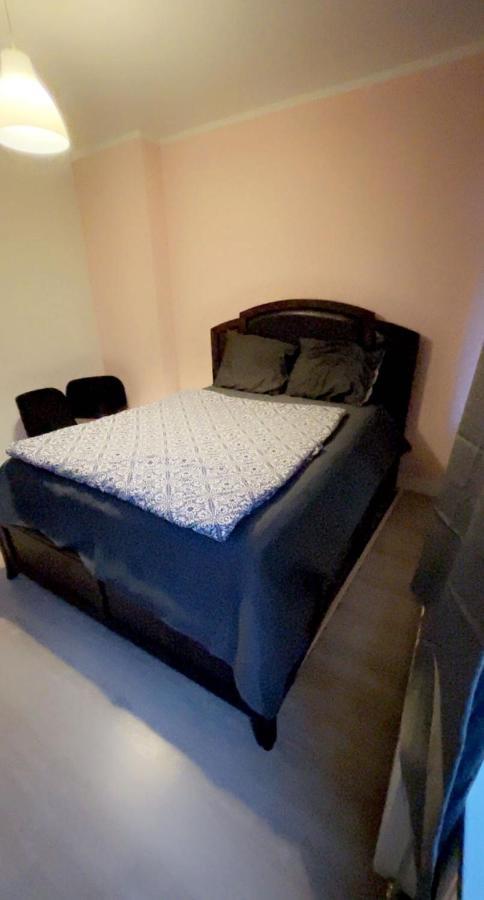 Private Double Bed Room Only With Balcony In Apartment Roterdão Exterior foto